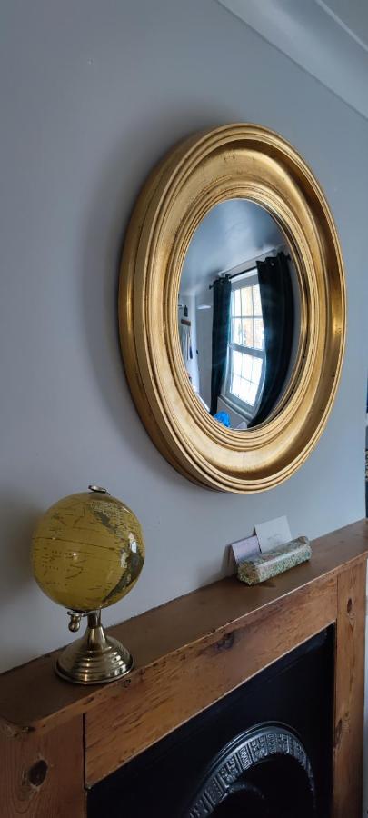 Windsor Cottage: Cosy, Charming, Full Of Character Extérieur photo