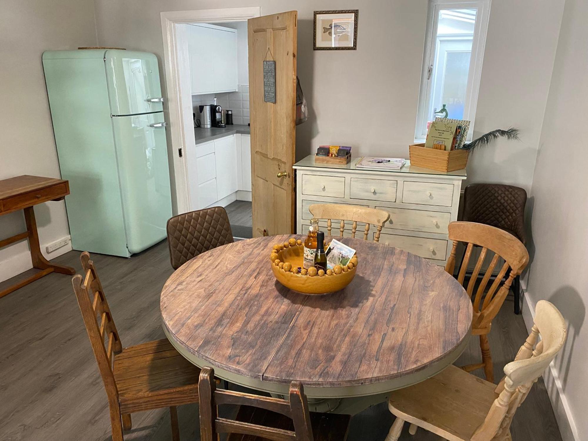 Windsor Cottage: Cosy, Charming, Full Of Character Extérieur photo